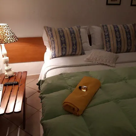 Debora Maison Nyaraló *